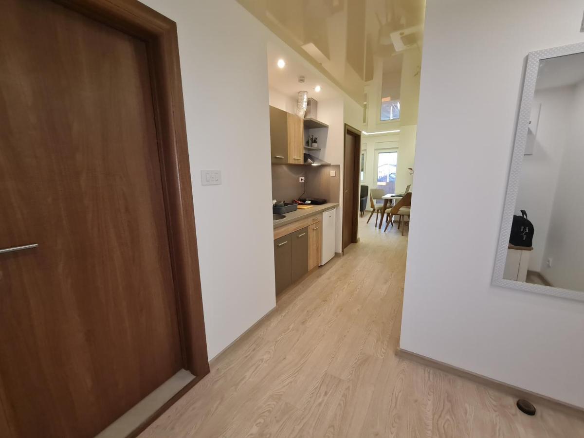 Airport Molko Apartments Surčin المظهر الخارجي الصورة