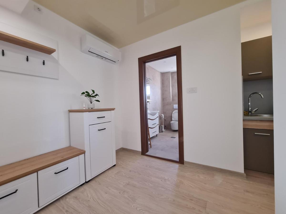 Airport Molko Apartments Surčin المظهر الخارجي الصورة