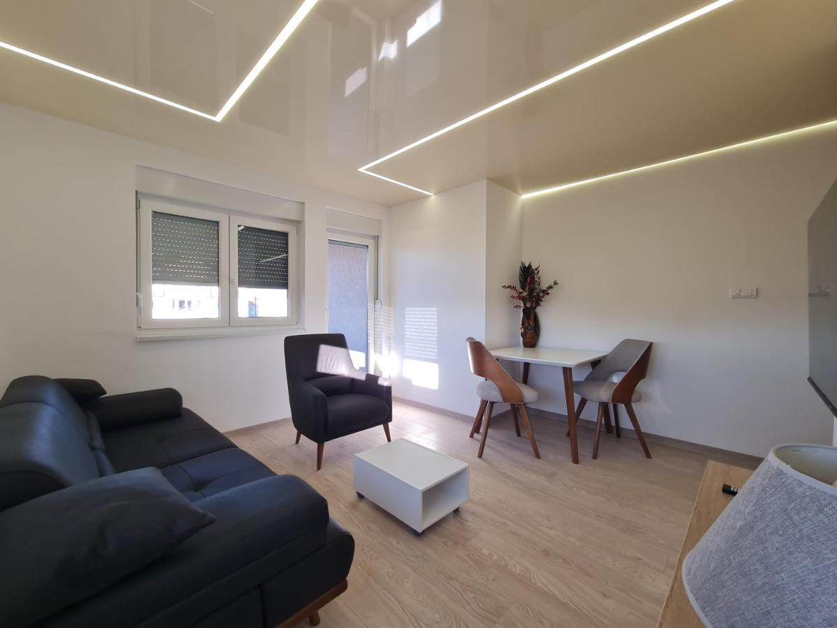 Airport Molko Apartments Surčin المظهر الخارجي الصورة